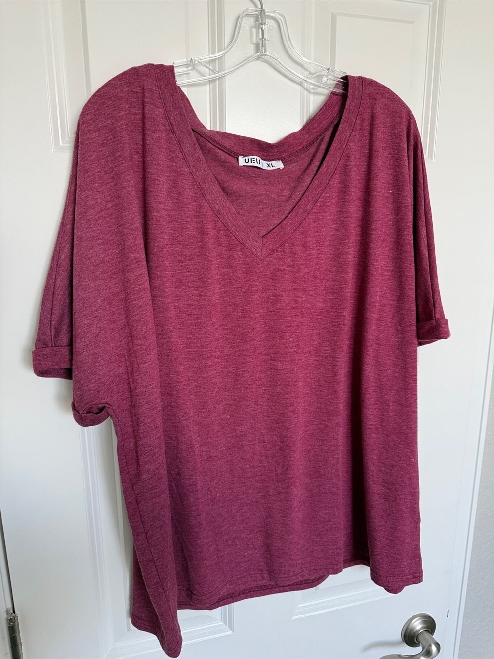 UEU V-Neck Short Sleeve Tee in Berry Plum